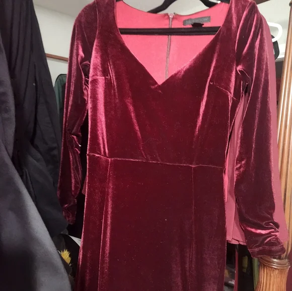 SOLD**Marylin dress - Picture 3 of 3